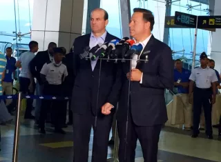Juan Carlos Varela en el Aeropuerto Internacional de Tocumen 