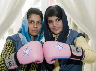 Las hermanas afganas protagonistas del documental "Boxing for freedom". Foto EFE
