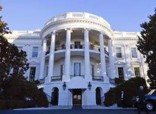 Después de casi dos años de amargura y rencor, Estados Unidos elegirá hoy a su 45º presidente. /  Foto: AP 