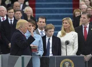 En la ceremonia de inauguración de hoy, Donald J. Trump se convierte en el 45º presidente de los Estados Unidos.  /  Foto: AFP