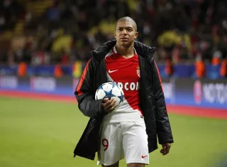 Kylian Mbappé, el delantero de moda en la Champions. Foto AP