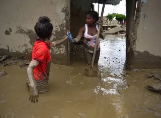 Se observó un color muy amarillo en los ríos Dagua y Escalerete, lo que indica que en algún lugar hay caída de rocas o desprendimiento de tierra que puede generar emergencias. / EFE