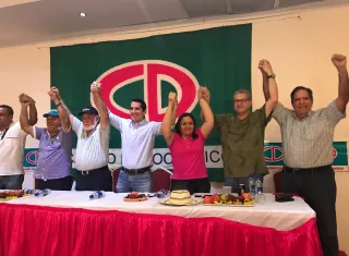 El precandidato presidencial Rómulo Roux estuvo acompañado por otros dirigentes del CD, como los diputados Noriel Salerno y Manuel Cohen.