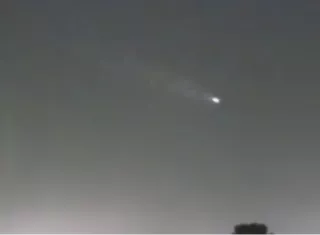 La captura de la imagen se realizó con una cámara desde las instalaciones del aeropuerto.