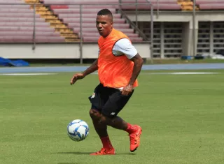 El lateral izquierdo Luis "Coco" Henríquez tiene 36 años de edad. Foto Anayansi Gamez