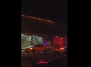 Unidades del Cuerpo de Bomberos lograron sofocar las llamas a eso de las 10:00 de la noche de ayer.