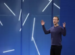 El CEO Mark Zuckerberg dijo que la nueva función de citas &quot;no es solo para conexiones&quot;, sino para construir &quot;relaciones significativas a largo plazo&quot;.  Foto: AP
