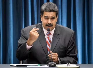 El presidente de Venezuela, Nicolás Maduro, habla durante una reunión con los dueños y directores de medios de comunicación en Caracas (Venezuela). EFE