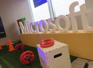  vista de un puesto de Microsoft durante el evento Pasión Digital, organizado por Microsoft Argentina, sobre la incidencia de la inteligencia artificial en el deporte, en Buenos Aires (Argentina). EFE