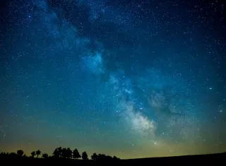 Los astrónomos descubrieron por primera vez los objetos G en el monstruoso agujero negro de la Vía Láctea hace más de una década (G1 en 2004 y G2 en 2012) y pensaron que eran nubes de gas hasta que estos alcanzaron su punto más cercano al agujero negro su