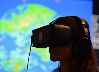 La Miami VR Expo busca educar sobre estos desarrollos, conectar las industrias, democratizar estas herramientas para los sectores de salud y educación, y además fomentar la inversión en este campo. EFE/Archivo