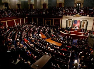 Con 121 votos a favor y 301 en contra, los republicanos siguen siendo incapaces de proponer un texto legislativo que convenza tanto a sus correligionarios como a los demócratas para solucionar el problema de los jóvenes indocumentados. EFE/archivo