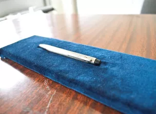 Ejemplar de un Gopen de los años 50, el bolígrafo del húngaro Arnold Goy, socio del inventor del bolígrafo, Ladislao Bíró. EFE