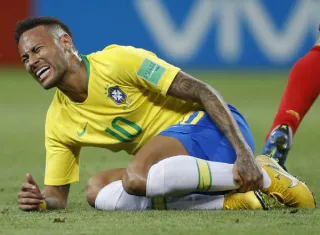 Neymar fue criticado por simular muchas faltas durante el Mundial de Rusia 2018.