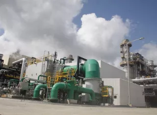 Vista general de las instalaciones de la planta AES Colón hoy, viernes 17 de agosto de 2018, en la ciudad de Colón (Panamá). EFE