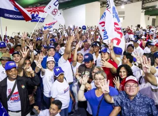 Estamos muy entusiasmados con este acertado paso que hoy compartimos públicamente con mi equipo, dijo  Nicomedes Aizpurúa, precandidato a diputado por el PRD.