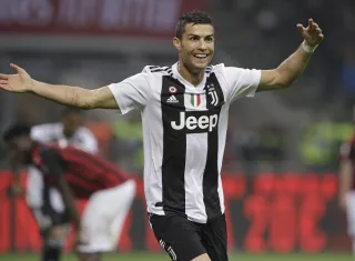 Cristiano Ronaldo festeja su gol contra AC Milan. Foto: AP