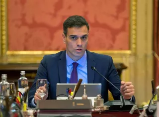 El presidente del Gobierno español, Pedro Sánchez, durante la reunión del Consejo de Ministros que se celebra hoy en la Llotja de Mar de Barcelona. EFE