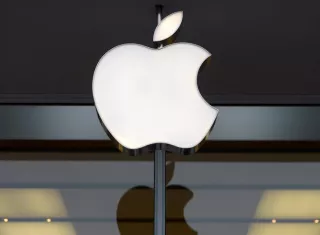 Apple informó que revisó a la baja sus expectativas de ingresos para el primer trimestre del año fiscal 2019 a causa de unas ventas del iPhone inferiores a las esperadas y la desaceleración económica en China. EFE/Archivo