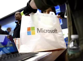 En los últimos tiempos la compañía que dirige Satya Nadella ya había adoptado "de facto" por Android como sistema operativo para sus aplicaciones, y sus productos de edición Office están disponibles tanto para este sistema como para iOS. EFE/Archivo