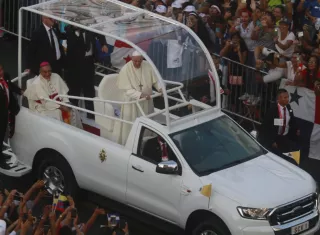 Paso del papa Francisco a la altura de la Intersección de la Vía Fernández de Córdoba y Vía España. Foto: Edwards Santos