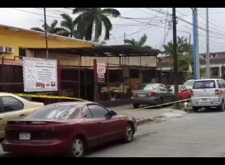  Vista general del lugar de la balacera en calle 3 avenida Central en la provincia de Colón. 