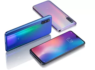 En la imagen el nuevo teléfono inteligente Mi 9, que fue presentado por la compañía tecnológica china Xiaomi.