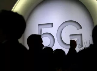 La imagen muestra una cartelera de 5G Qualcomm en el Mobile World Congress 2018 en Barcelona (España). EFE ARCHIVO