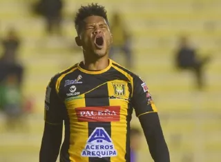 Blackburn ha tenido una buena temporada en el fútbol de Bolivia. Foto: Twitter