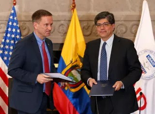 José Valencia junto al estadounidense Mark Green