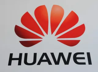 El gigante tecnológico Huawei aseguró hoy que ha hecho "contribuciones sustanciales" al desarrollo del sistema operativo Android y que ofrecerá actualizaciones de seguridad y servicios posventa a todos sus equipos. EFE
