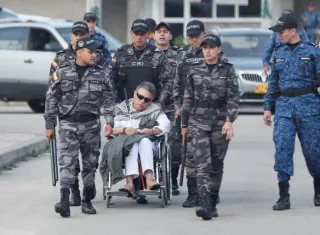 Exjefe guerrillero &quot;Jesús Santrich&quot; en silla de ruedas. 