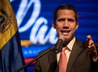 El presidente de la Asamblea Nacional de Venezuela, Juan Guaidó, participa en un acto del &quot;Plan País&quot; este miércoles, en el paraninfo de la Universidad Metropolitana de Caracas (Venezuela). EFE