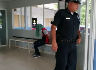 Vistas del traslado del sospechoso. Foto: Eric Montenegro