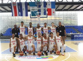 El equipo panameño venció 92 a 47 a El Salvador. Foto: Fepaba