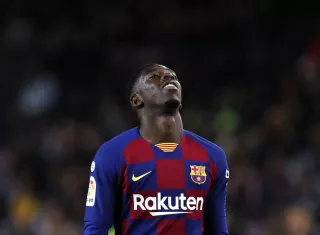 Dembélé estará unos seis meses de baja después de ser intervenidO. Foto: AP