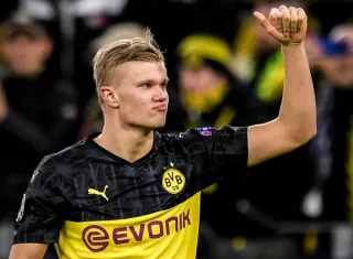 El delantero noruego Erling Haaland celebra su gol. Foto: EFE