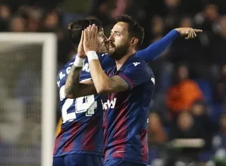 José Luis Morales celebra su anotación. Foto: AP