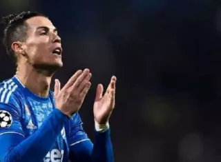 El positivo por coronavirus de su compañero Rugani paraliza los entrenamientos.