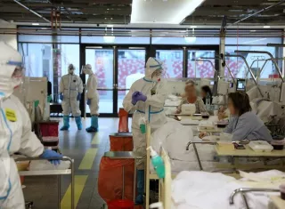 Los fallecidos se mantienen en 1,3 millones, tras reportarse 9.200 nuevos decesos en las últimas 24 horas. EFE