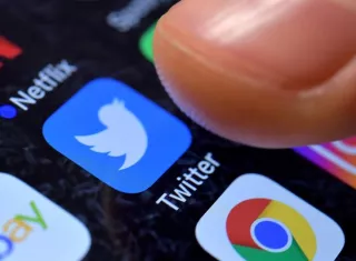 Estos mensajes de duración limitada permitirán añadir texto, fotografías y video. EFE