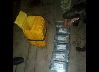 Las evidencias y los aprehendidos fueron puestos a órdenes de las autoridades competentes.