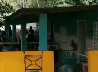 Sicarios realizaron varios tiros; Mr. Maggo murió en la escena. Video: Grupo Elite