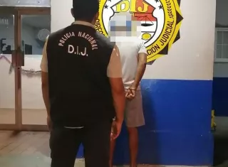 El menor recibió un disparo en la pierna 