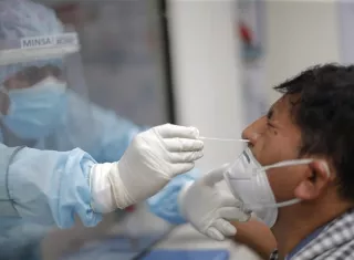 os fallecidos suman 2,02 millones, 11.000 de ellos registrados en las últimas 24 horas. EFE