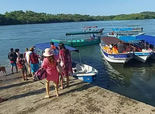 Las playas y ríos estaban abarrotadas desde muy tempranas horas.