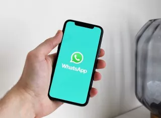 WhatsApp eliminará la cuenta de aquellos que utilicen una serie de aplicaciones, que no son versiones oficiales y violan sus condiciones de servicio. Foto: Pixabay - Ilustrativa