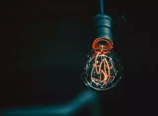 La suspensión del suministro de energía eléctrica solo se puede realizar con respecto a la morosidad en la facturación de la energía eléctrica. Foto: Pixabay