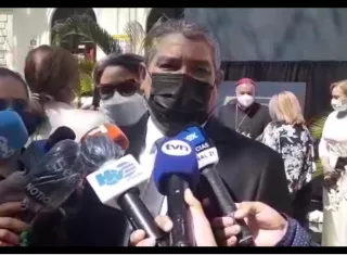 Ministro de Salud Luis Francisco Sucre.