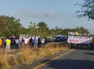 La madida de presión ocasionó un enorme tranque vehicular.